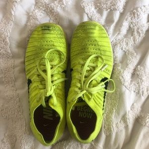 Nike Flyknit Free Runs